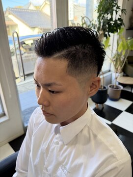 バーバーショップ ヘアーライフ アン(Barber Shop HairLife An) ライン入りスタイル