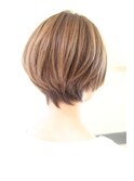 30代40代に人気シルエットが綺麗に見えるショートボブ