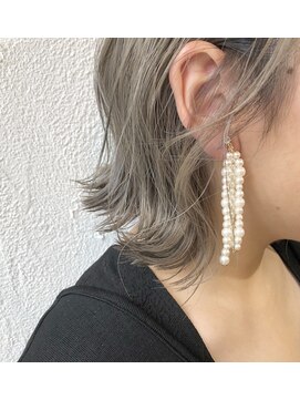 リラ バイ クオーレ(LIRA by CUORE) ホワイトベージュ