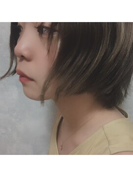 エミュー(emue) 京都○大人可愛いウルフボブレイヤー外ハネ.透明感.小顔○中島