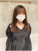 【mirei】オリーブカラーに顔周りレイヤーでガーリーなスタイル