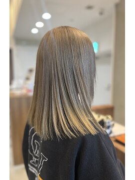 グランデュール サンストリート浜北店(GRANDEUR) ミルクティーベージュ ブリーチカラー ベージュカラー