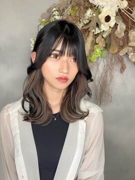 ハロー(...Hello) インナーカラー レイヤーカット くびれレイヤー 韓国風ヘア