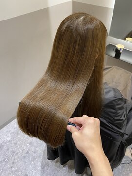 ジーナ 渋谷本店(Zina) ★透明感×ツヤ感 オリーブベージュストレート【Kengo】