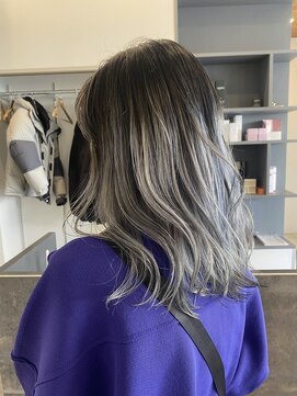 ジゼル 小倉(GiseL) シルバーグラデ【かじ】/ GiseL小倉@kaji_de_experiences