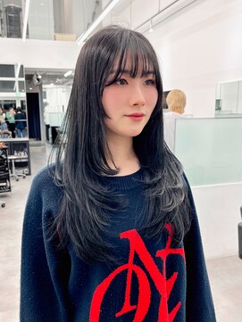 ニトバイアンキシム(nit by ahnkism) レイヤーカット顔まわりストレートロングレイヤー堀江