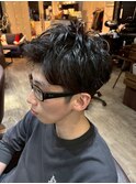 色気ある質感◎ウェットな束感で魅せるメンズショート