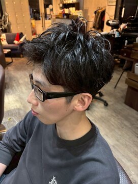 ビーチェ 小岩(Bice) 色気ある質感◎ウェットな束感で魅せるメンズショート