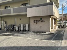 エプリ(epris)の雰囲気（駐車場３台ご用意しています！ポールから向かって右側です☆）