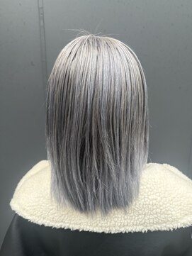 サラ ビューティ サイト 春日(SARA Beauty sight) アイスシルバー/ハイトーン/ブリーチカラー