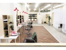モンド ヘアクリエーション 桜ヶ丘店(monde hair creation)の雰囲気（「明るい」「清潔感」「通いやすさ」が特徴の店内の雰囲気。）