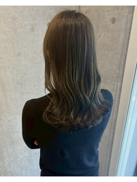 ロッカヘアエジェ(ROCCA hair eje.) ダークアッシュ透明感ブラウン×ナチュラルくびれミディ