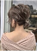 スモーキーグレージュ