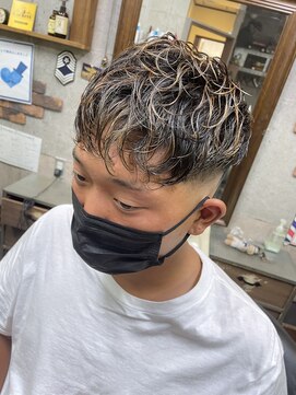 アールズ ヘア(R's hair) フロントメッシュパーマ