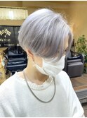 ホワイトシルバーカラー　× ハンサムショート　（SOMEBRIDGE）