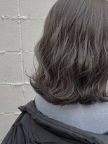 イミ(imi) スモーキーグレージュカラー/透明感カラー/似合わせカラー