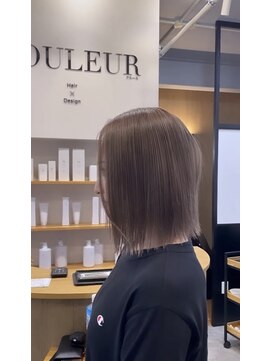 クルール(COULEUR) 切りっぱなしボブ