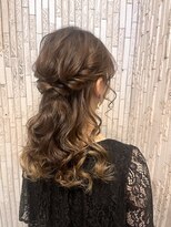 スリー(three)&nbsp;ヘアセット　ヘアアレンジ　ハーフアップ