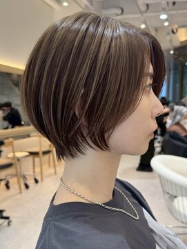 ソワネ 表参道(soigne) 表参道白髪ぼかしハイライトミディアムボブアッシュグレー50代◎