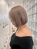 サンク 原宿 表参道(cinq)&nbsp;ヘーゼルベージュハイトーンボブ顔まわりレイヤーワイドバング