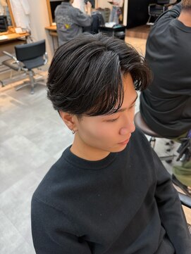 シーフ 千葉(Cyf) MEN’S HAIR/サーフカール/刈り上げセンターパート/下田優也