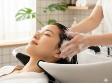 本格的SPA(イーラルヘッドキュア）＆全メニューにヘッドマッサージとホットタオル付で癒しの空間。
