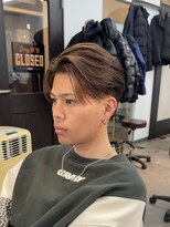 ファミリア 新宿(familiar) センターパート×テーパーフェード