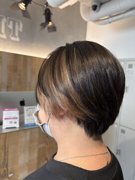 エイト 池袋店(EIGHT ikebukuro) インナーカラー/ミルクティーベージュ/ケアブリーチ