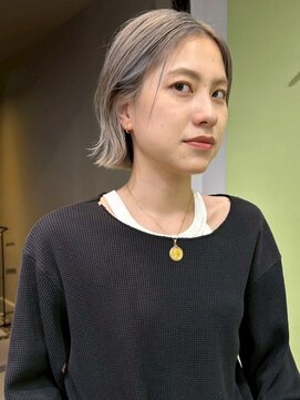 ヴヴ(Bub) シルキーベージュ ダブルカラー アッシュ ミニボブ 外ハネ