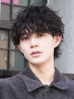 バイフィフス 原宿/表参道(by fifth)&nbsp;緩め波巻きスパイラルパーマシャドウパーマメンズセンターパート
