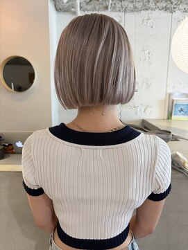 ルーム(Loom.) ケアブリーチ ハイトーンボブ 切りっぱなしボブ ミニボブ