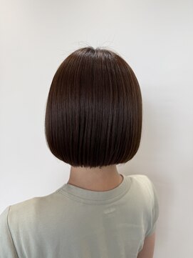 ロッカ(ROCCA) 冬に可愛い艶ブラウン×まとまりボブ