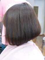 チチカカ(chichikaka)&nbsp;営業ビフォーアフター、襟足内巻き収まり良い縮毛矯正