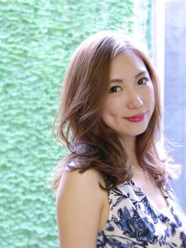 バグ 恵比寿(Bug) カジュアルでふんわり楽ちんなデジタルパーマセミロング