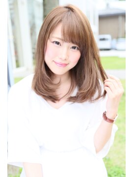 ロエナ(ROENA) ハッシュカットフルバングレッドブラウン似合わせカット前髪