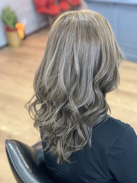 ヴィヴ(VIVE) ハイライトハイベージュ♪♪