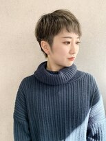 ミクマル(micmal)&nbsp;20代30代40代★無造作×大人耳掛けひし形ハイトーンショート