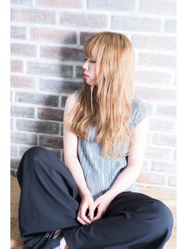 ミエル ヘア 新宿(miel hair) 〈mielhair新宿〉ブリーチ　イルミナ　ゆるウェーブロング