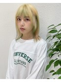 グリーンのデザインを入れた抜きっぱなしブロンドカラー