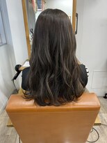 ルチナ 秦野(Lucina)&nbsp;オリーブグレージュ/レイヤーカット/ゆるふわロング