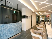 アース 浦和店(HAIR&MAKE EARTH)の雰囲気（リニューアルした店内　過ごしやすい空間をご案内）