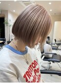 横浜ハイトーン切りっぱなしボブミルクティーピンクベージュ30代