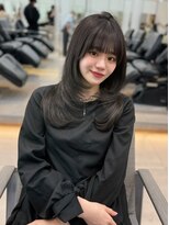 ラル 立川南口(lar)&nbsp;ダークグレー×レイヤーカット_くびれヘアアプリコットオレンジ