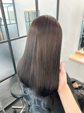 エスカーラ 町田(THE ESCALA) 透ける"地毛風カラー"