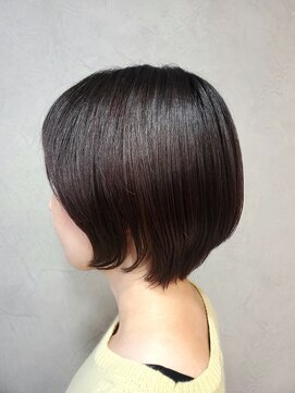 マリッシュ(MARISHU.N) 縮毛矯正で束感ショートボブ