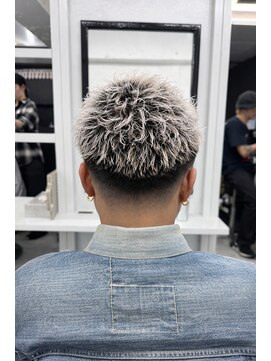 カット＋フェード ブリーチ・カラーは履歴によりご提案