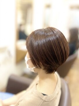 ヘアー グリーン(hair green) 艶感たっぷり！大人の丸み美シルエットショート