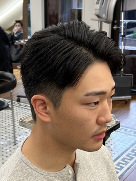 ザデイトウキョウ 表参道 青山(THE DAY TOKYO) MEN’S/サーフカール/刈り上げセンターパート/表参道駅/青山