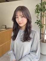ラナ(LaNA)&nbsp;流れる前髪と柔らかな毛先の艶ロング