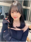 顔まわりカットが可愛い内巻き韓国ヘア　ツヤカラーダークトーン